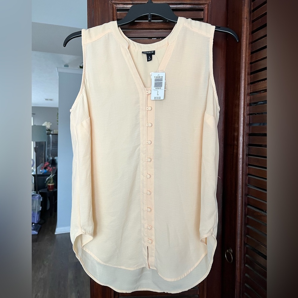Torrid NWT longer length sleeveless blouse